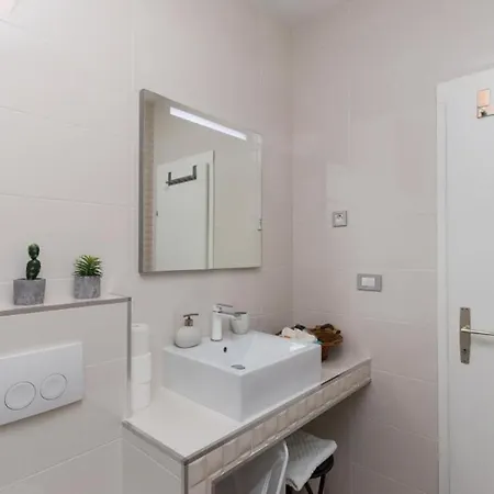 Apartman A&b Sunset - One Bedroom With Balcony And Sea View Dubrovnik